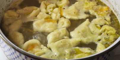 куриный суп с клецками