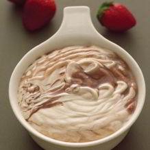 Рецепт Шоколадный суп с мороженым и свежей малиной