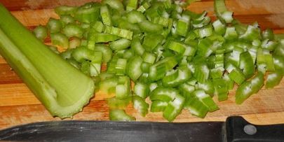 сливочный суп из морепродуктов с горошком