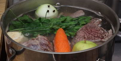 суп и основное блюдо из говядины