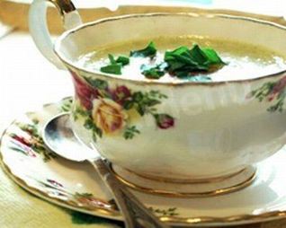 Суп из брокколи с кедровыми орешками