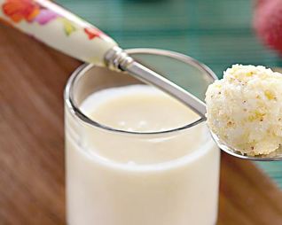 Суп из личи с миндальным мороженым-кулфи