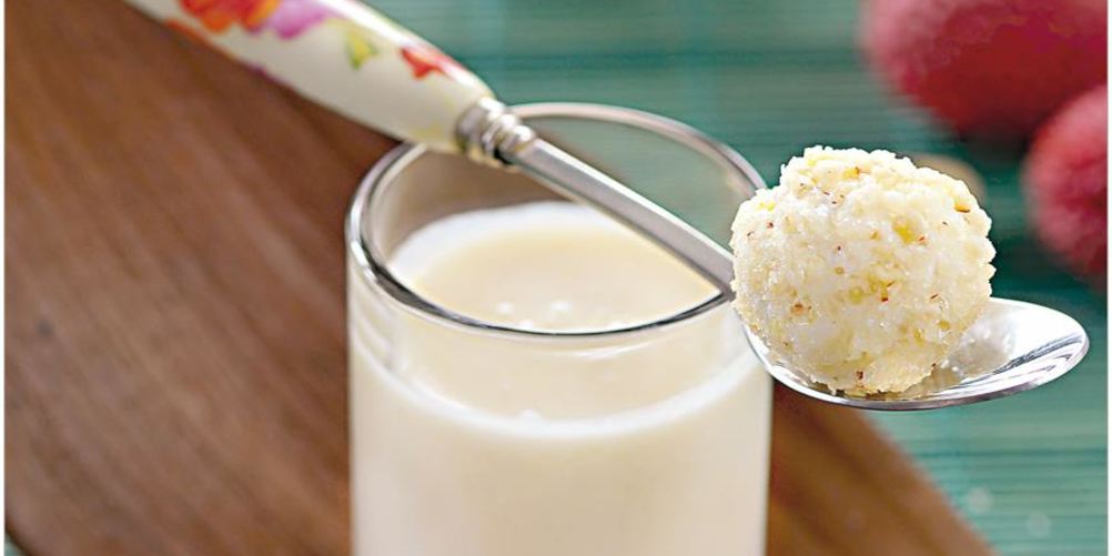 Рецепт супа из личи с миндальным мороженым-кулфи