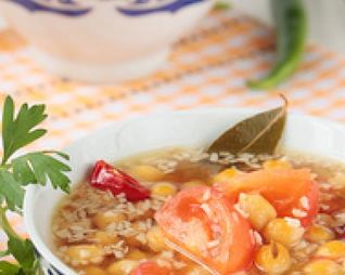 Суп из нута, кокоса и томатов