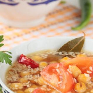 Суп из нута, кокоса и томатов