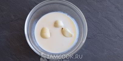 чешский чесночный суп-пюре в хлебе