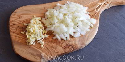 чешский чесночный суп-пюре в хлебе