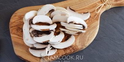 чешский чесночный суп-пюре в хлебе