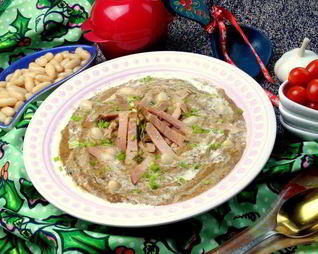 Фасолевый суп-пюре на основе ржаного хлеба