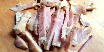 фасолевый суп-пюре на основе ржаного хлеба