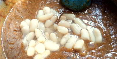 фасолевый суп-пюре на основе ржаного хлеба