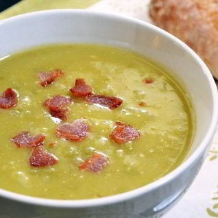 Гороховый суп-пюре с беконом и картофелем