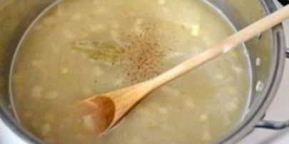 гороховый суп-пюре с беконом и картофелем