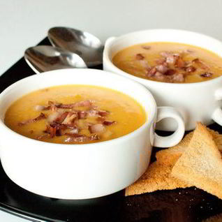 Гороховый суп-пюре с беконом