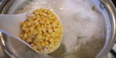 гороховый суп-пюре с гренками