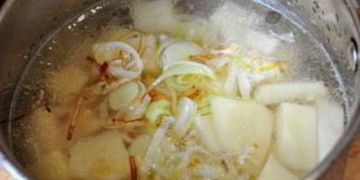 гороховый суп-пюре с копченостями