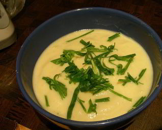 Горячий суп-пюре с огурцами