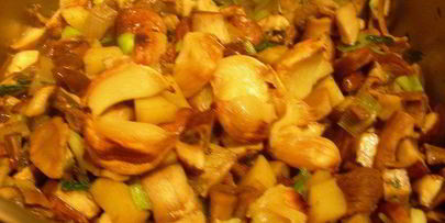 грибной суп-пюре с запеченным чесноком