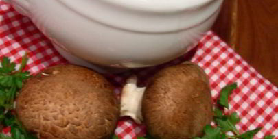 грибной суп-пюре с запеченным чесноком