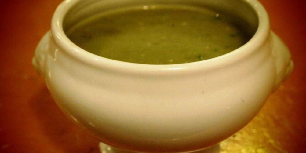 Рецепт легкого супа-пюре для последних жарких дней