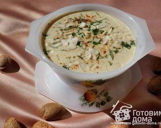 Пряный суп-пюре с цветной капустой и миндалем