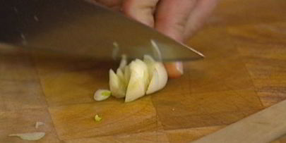 семга с супом-пюре из зеленого горошка