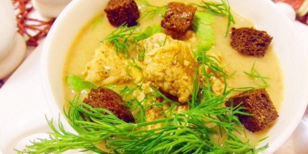 Рецепт суп-пюре из фасоли с индейкой и чесночными гренками