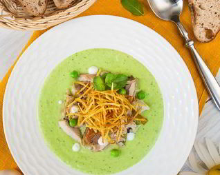 Суп-пюре из горошка с запеченной курицей