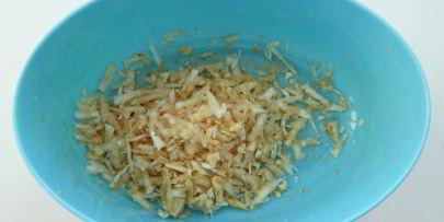 суп пюре из сельдерея с твердым сыром и сметаной