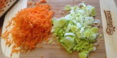 суп-пюре из цукини с тыквенными семечками