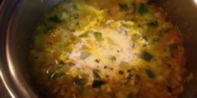 суп-пюре из цукини с тыквенными семечками