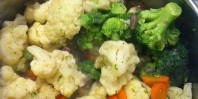 суп-пюре из цветной капусты, брокколи и сыра фета