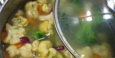 суп-пюре из цветной капусты, брокколи и сыра фета