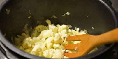 суп-пюре из цветной капусты с нутом