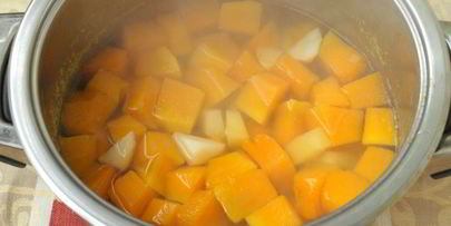 суп-пюре из тыквы с фрикадельками