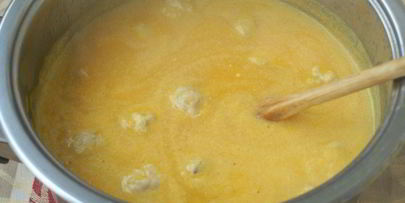 суп-пюре из тыквы с фрикадельками