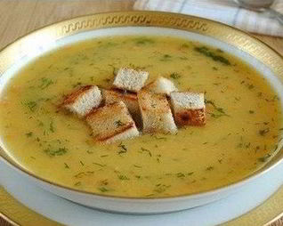 Суп-пюре с куриной грудкой и сухариками