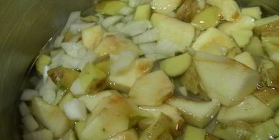 свекольный суп-пюре с яблоком и тимьяном