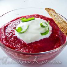 Рецепт Свекольный суп-пюре со сметаной и крутонами