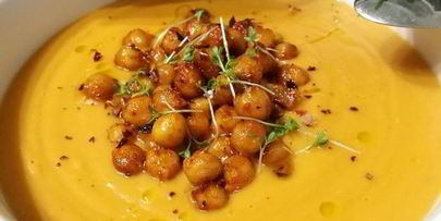 тыквенный суп-пюре с запеченным нутом