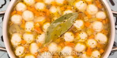 суп с брюссельской капустой и фрикадельками