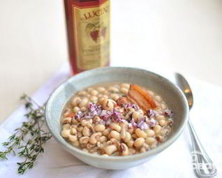 Суп с фасолью и свининой