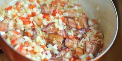 суп с фасолью и свининой