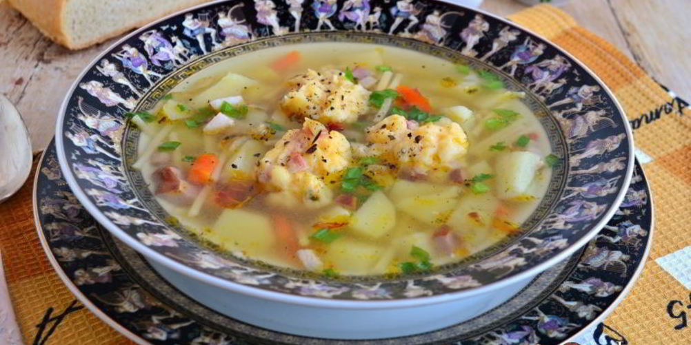 Рецепт суп с копченой грудинкой и сырными клецками