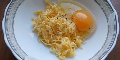 суп с копченой грудинкой и сырными клецками