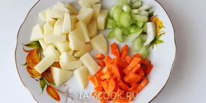 суп с замороженными лесными грибами и вермишелью