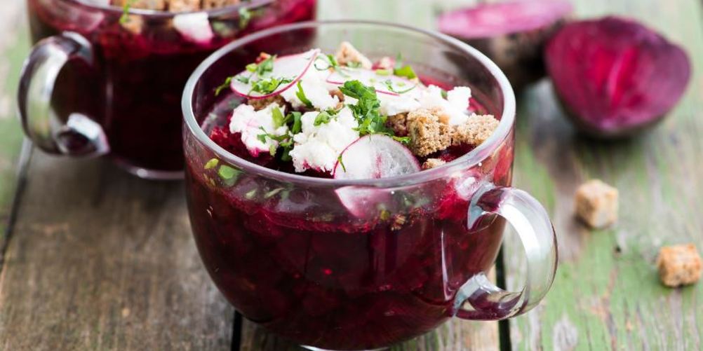 Рецепт свекольный суп с брынзой и редисом