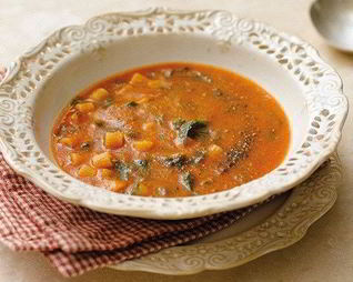 Свежий томатный суп с пастой