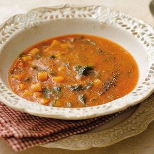 Свежий томатный суп с пастой