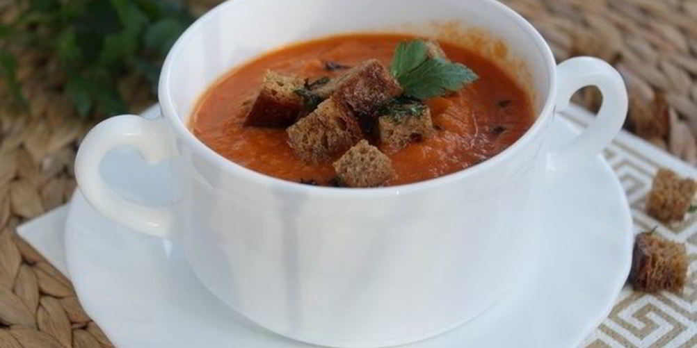 Рецепт томатный суп с чесночными гренками